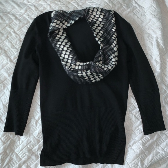 Black top with built in scarf - Picture 2 of 2
